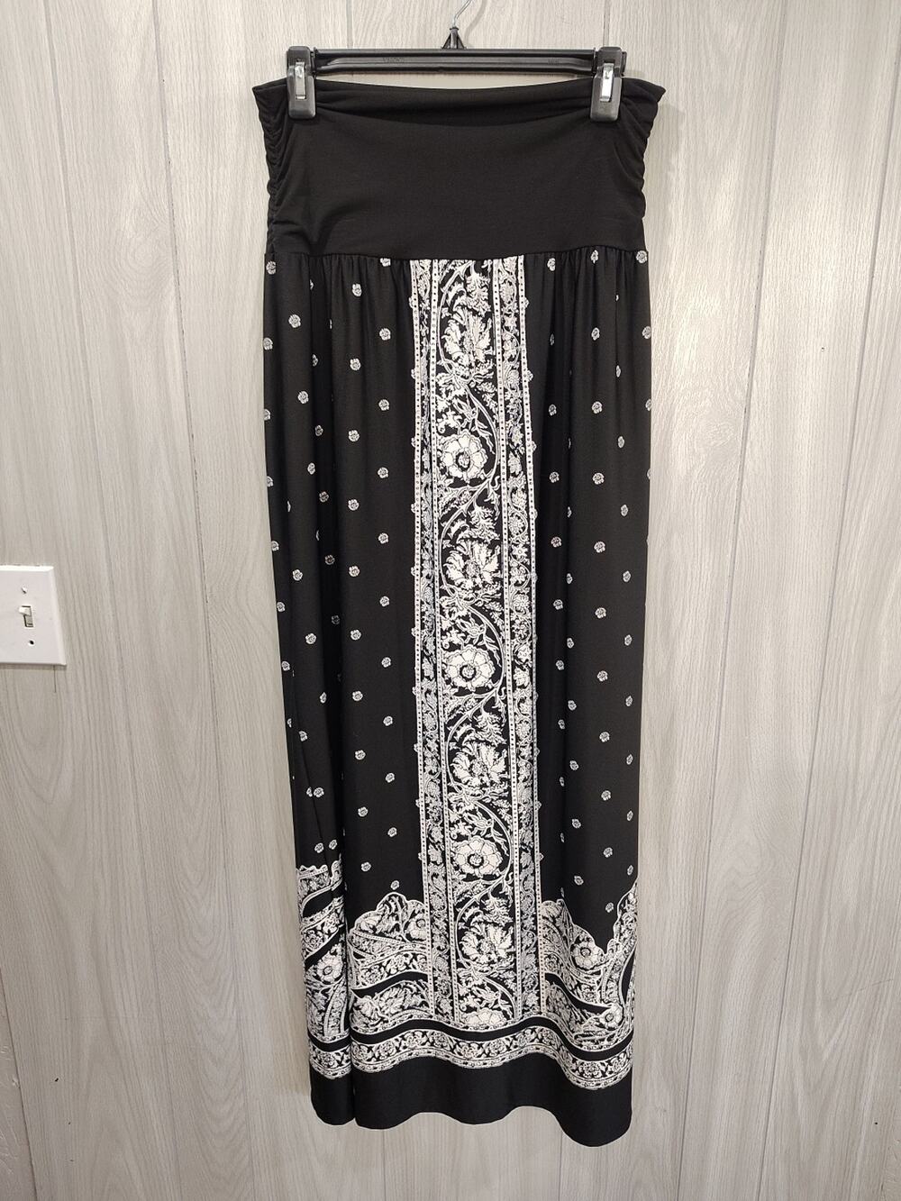 Y2K I.N. Studio Pull On Long Maxi Skirt Sz XL Black & White Stretchy Boho Gypsy